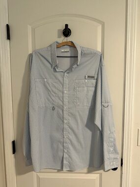 Columbia Men’s Light Blue Check Long-Sleeve Button-Up Shirt xl